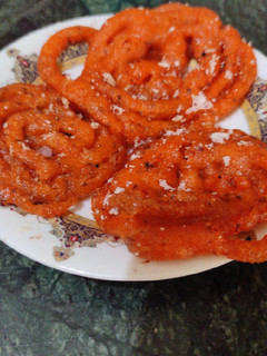 इमरती (Imarti recipe in hindi) रेसिपी मुख्य फोटो