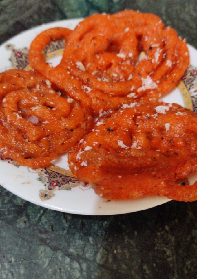 इमरती (Imarti recipe in hindi) रेसिपी मुख्य फोटो