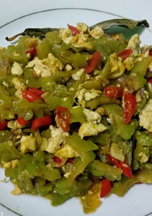 Foto resep Oseng pare telur yummy 😋