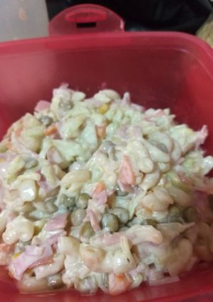Una foto de Ensalada de coditos con jamón