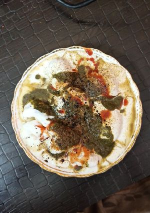 A picture of Dahi Bhalla.