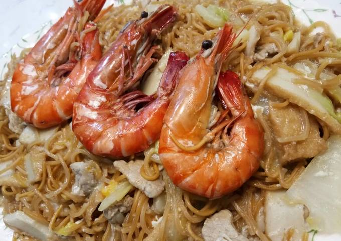 Simple Way to Prepare Award-winning Fresh Water Prawn Noodle