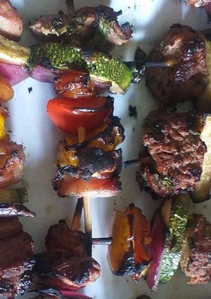 Una foto de Brochetas de res
