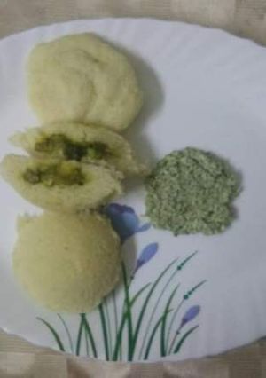A picture of Stuffed Idlis.