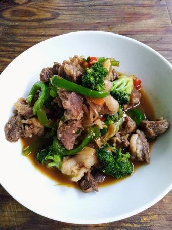 Cara Mudah Membuat Resep Beef Stir Fry with Green bell pepper &amp; Broccoli Anti Ribet, Lezat Sekali
