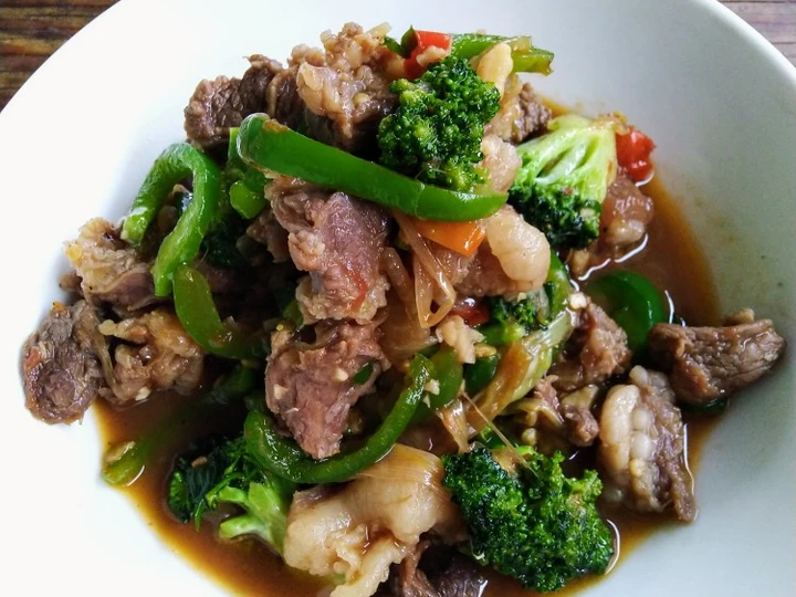 Cara Mudah Membuat Resep Beef Stir Fry with Green bell pepper &amp;amp; Broccoli Anti Ribet, Lezat Sekali
