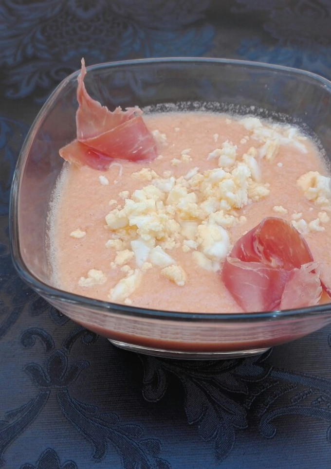 Una foto de Salmorejo con melón