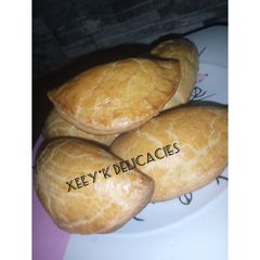 A picture of Baked meat pie.