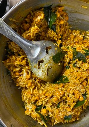 A picture of Tamarind rice.