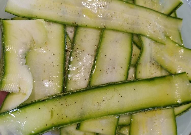 Easiest Way to Prepare Ultimate Zucchine crude con olio limone e pepe