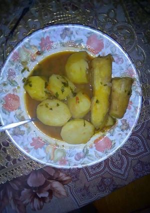 A picture of Potatoes and Banana Stew.