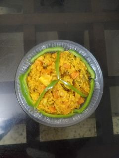 વેજીટેબલ મસાલા ખીચડી(Vegetable Masala Khichdi Recipe in Gujarati) રેસીપી મુખ્ય ફોટો