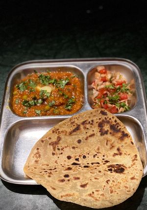 ભાજી પરાઠા (Bhaji Paratha Recipe In Gujarati) રેસીપી મુખ્ય ફોટો