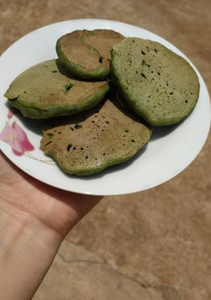 Hình của món Pancake đậu lăng cải bó xôi.