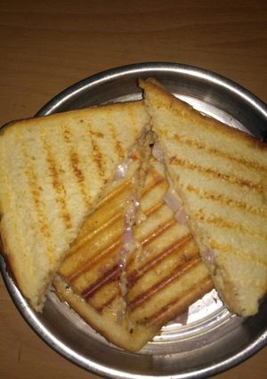 A picture of Mayo sandwich.