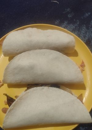 Una foto de Tacos de huevo con chorizo a mi manera😍😍