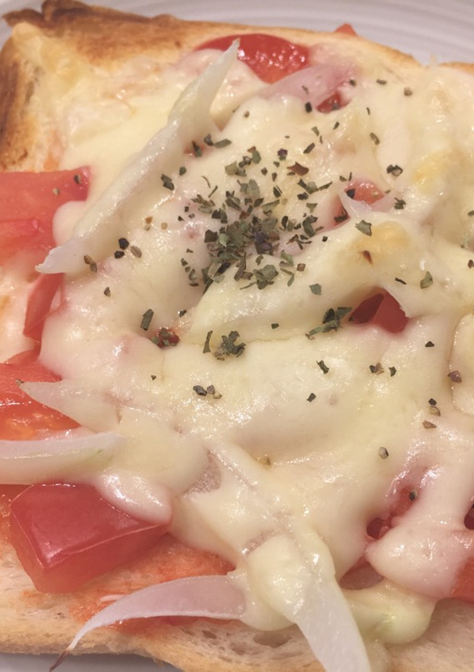 Una foto de Tostada pizza sencilla