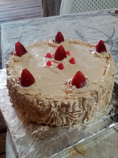 Una foto de Postre frutillas