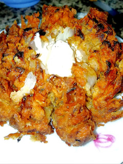A picture of Blooming Onion fry.