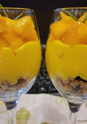 芒果乳酪甜點杯杯【水果懶人甜點食譜】 的食譜成品照片