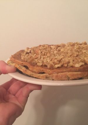 Una foto de Panqueque gigante de dulce de leche y nueces