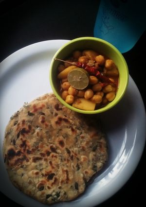 A picture of Drumstick leaves paratha a healthy dish.