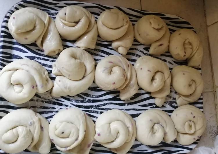 Easiest Way to Prepare Award-winning Chapatis with onions