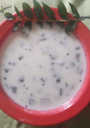 ભીંડા ની કઢી (Bhinda Kadhi Recipe In Gujarati) રેસીપી મુખ્ય ફોટો