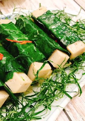 Hình của món Chả lụa chay cuốn lá lốt.
