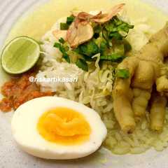 A picture of Soto Ceker Ayam.