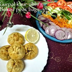 A picture of Baked peas bags 🫛🧀🫑🥕.
