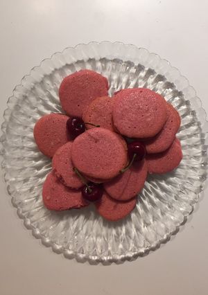 Une photo de Macarons à la cerise 🍒
