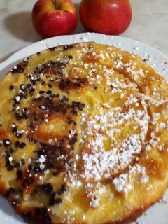 Foto di Torta vampiretta.alle mele,ricotta, e gocce di cioccolato