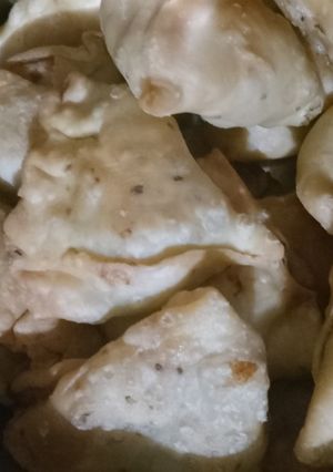 समोसे(samosa recipe in hindi) रेसिपी मुख्य फोटो