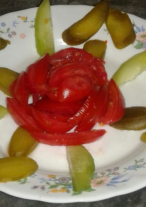 عکسی از دستور دیزاین خیارشور و گوجه