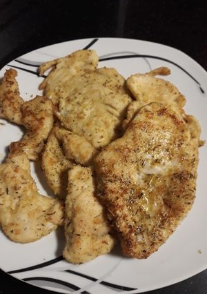 Una foto de Filetes de pechuga de pollo con hierbas provenzales