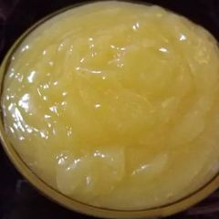 Shop-style lemon cream A picture of Shop-style lemon cream.