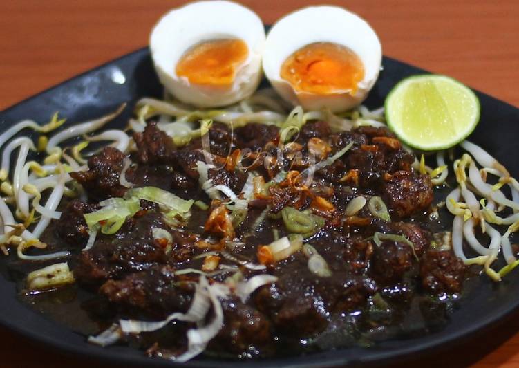  Resep  Rawon  daging  sapi   khas  jawa timur oleh Verly 