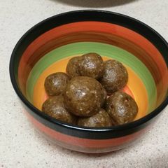 A picture of Energy bites (inspired by tasty).