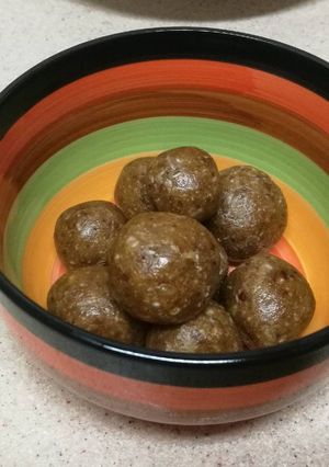 A picture of Energy bites (inspired by tasty).