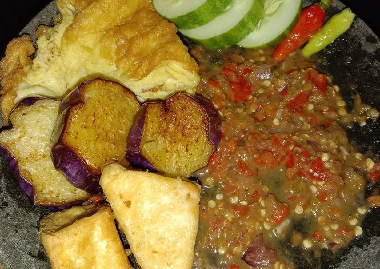 Resep Sambel trasi mentah yang Lezat Sekali