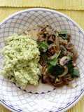 Champignones y arroz verde