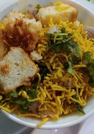 பிரெட் சாட் (Bread Chat Recipe in Tamil) செய்முறை முக்கிய புகைப்படம்