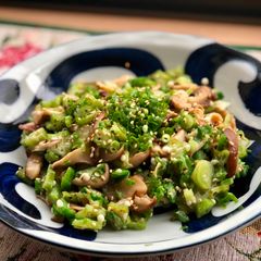 A picture of Okra and Mushroom Salad.