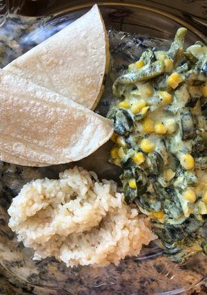 Una foto de Rajas con crema