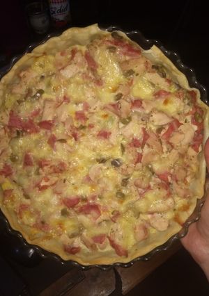 Una foto de Tarta de pollo, jamón y queso