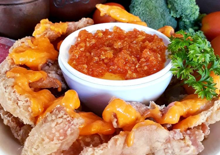 Langkah Mudah untuk Menyiapkan Kulit Ayam Goreng Saus Keju dan Sambal Geprek, Sempurna