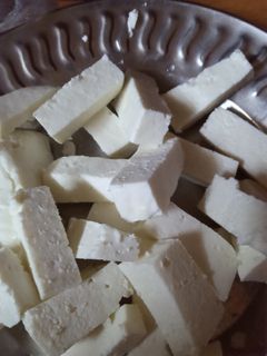 होम मेड पनीर (homemade paneer recipe in Hindi) रेसिपी मुख्य फोटो