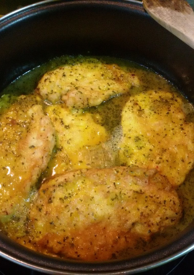Una foto de Filetes de pollo en salsa