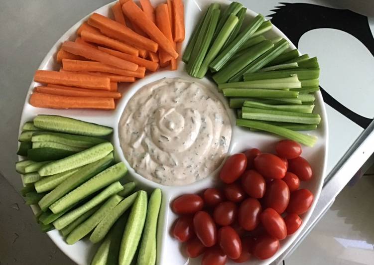 La Délicieuse Recette du Légumes frais à croquer sauce citron persil et menthe